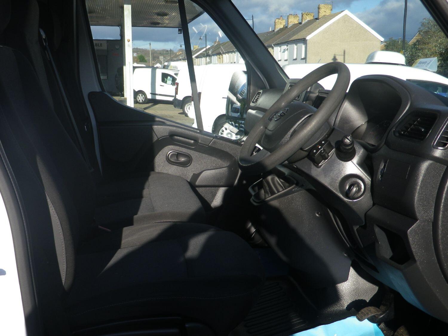 Nissan Interstar