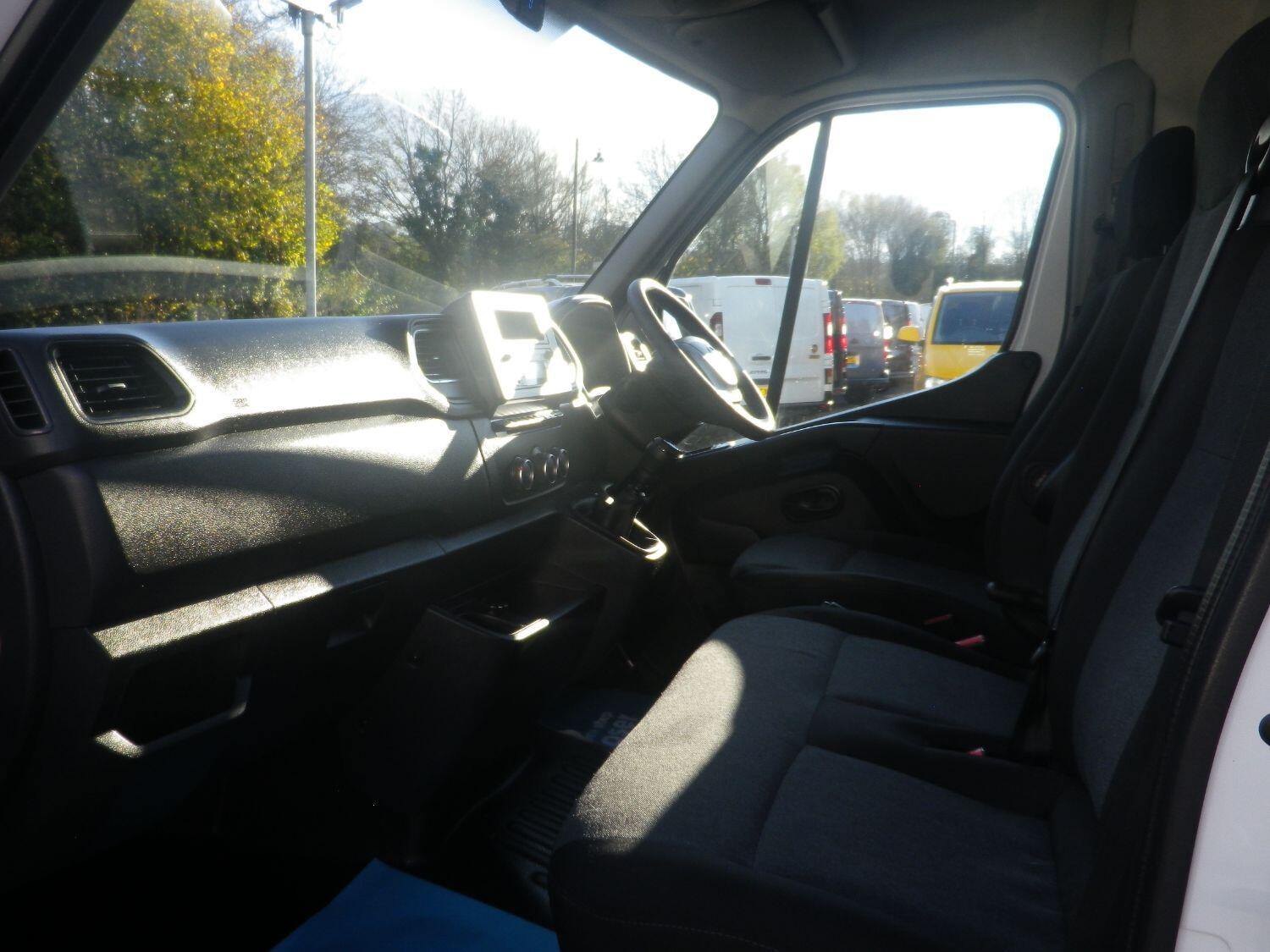 Nissan Interstar