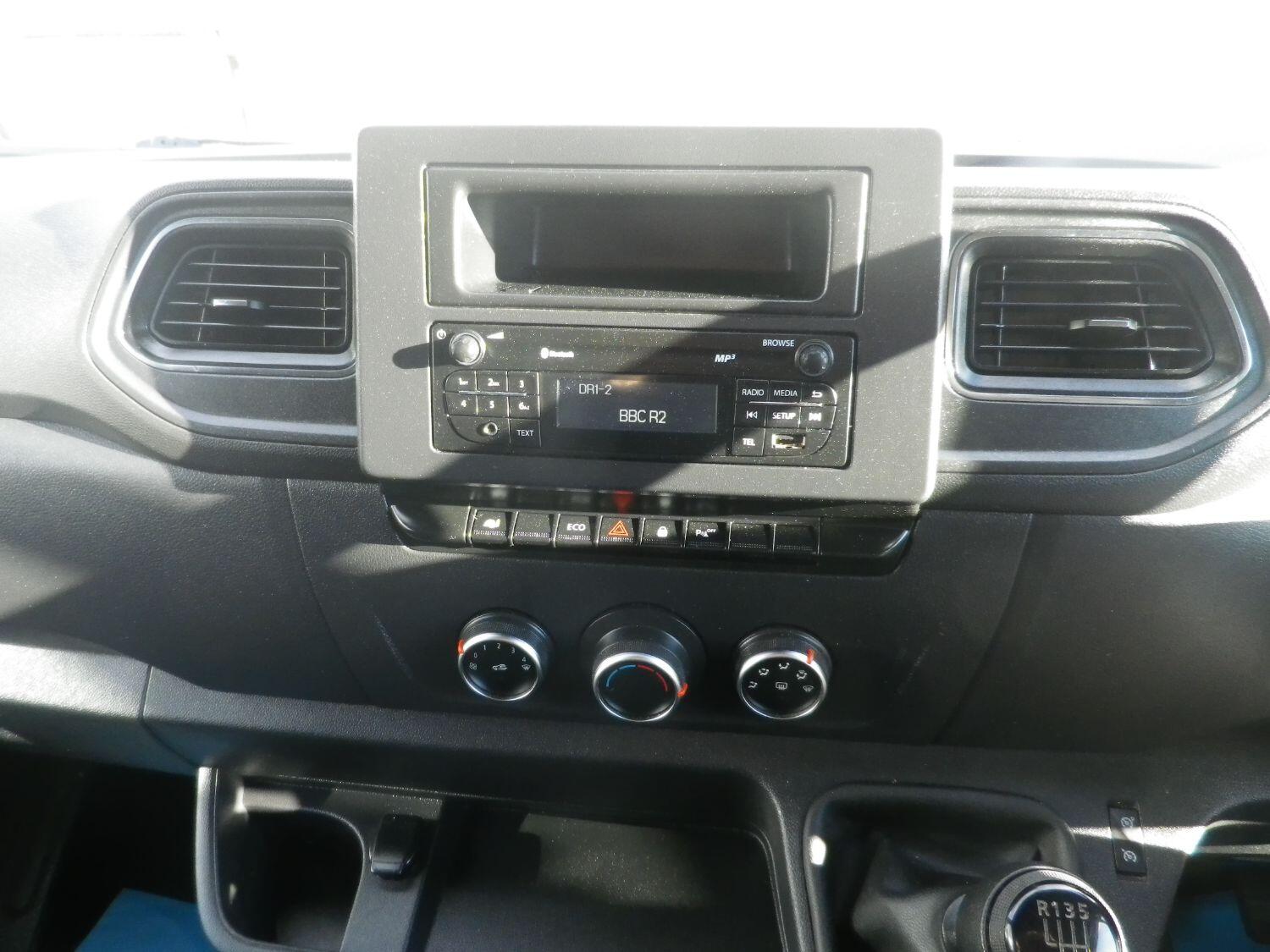 Nissan Interstar