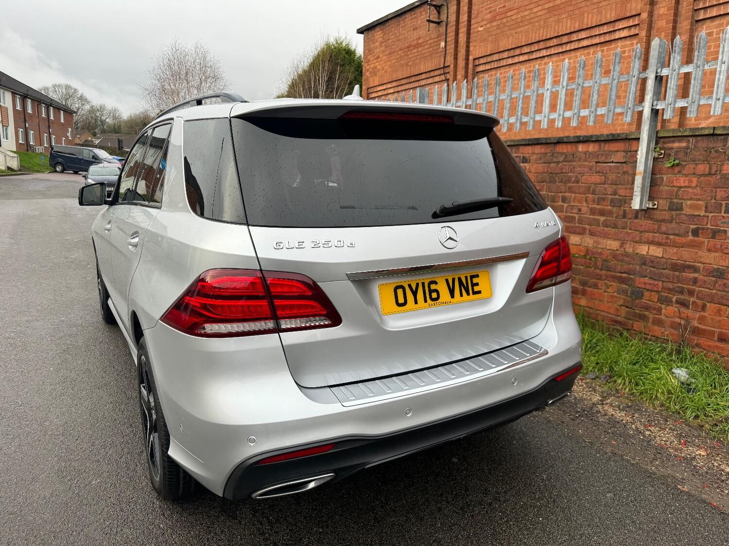 Mercedes Benz GLE-CLASS