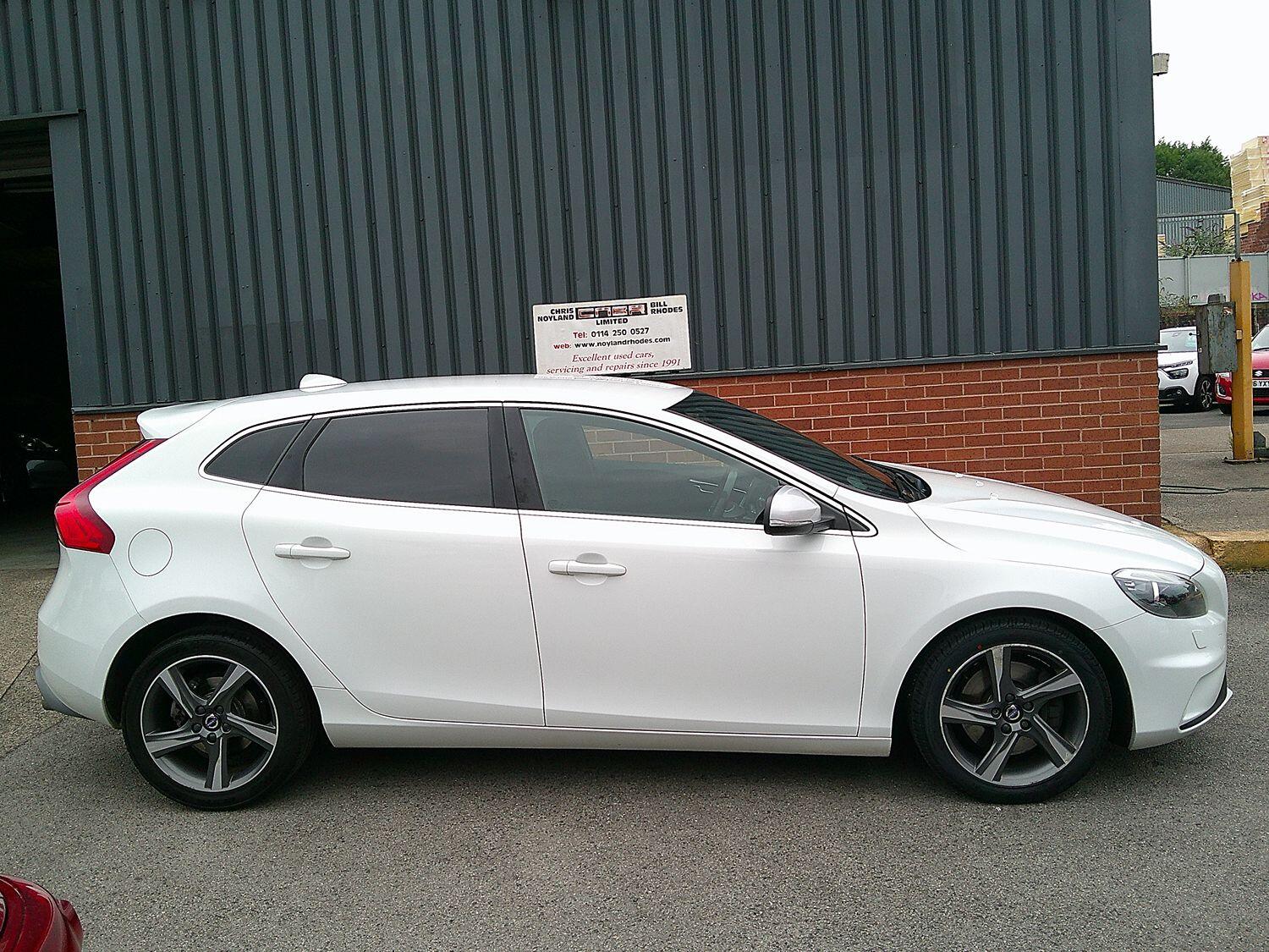 Volvo V40