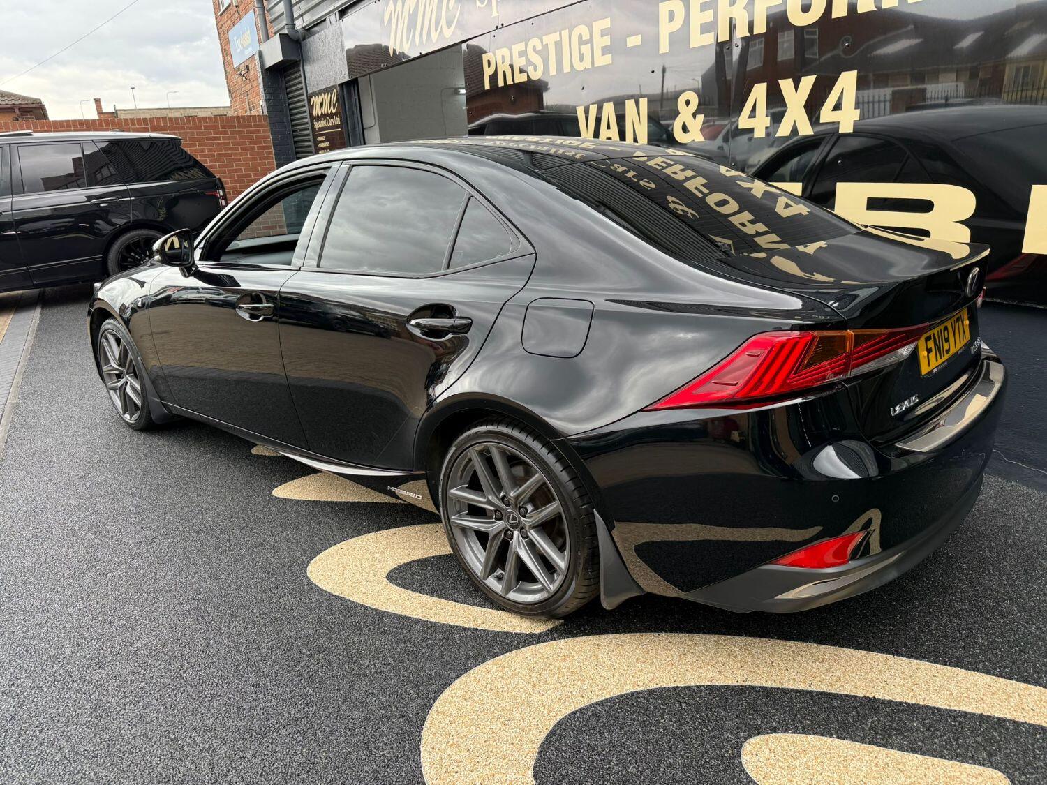 Lexus IS