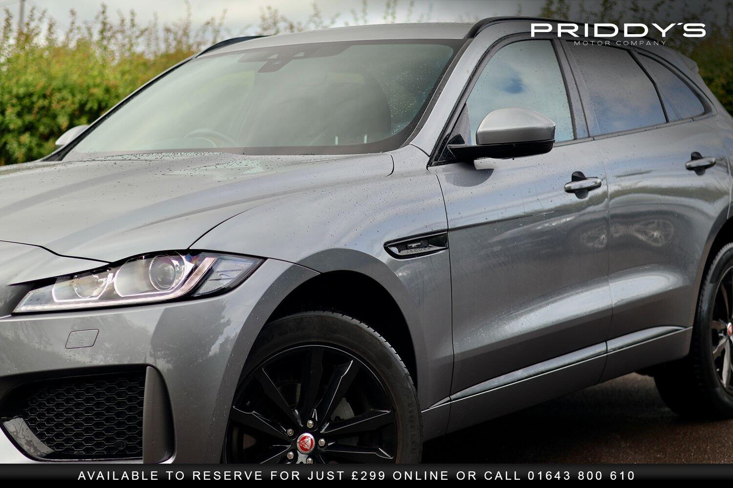 Jaguar F Pace