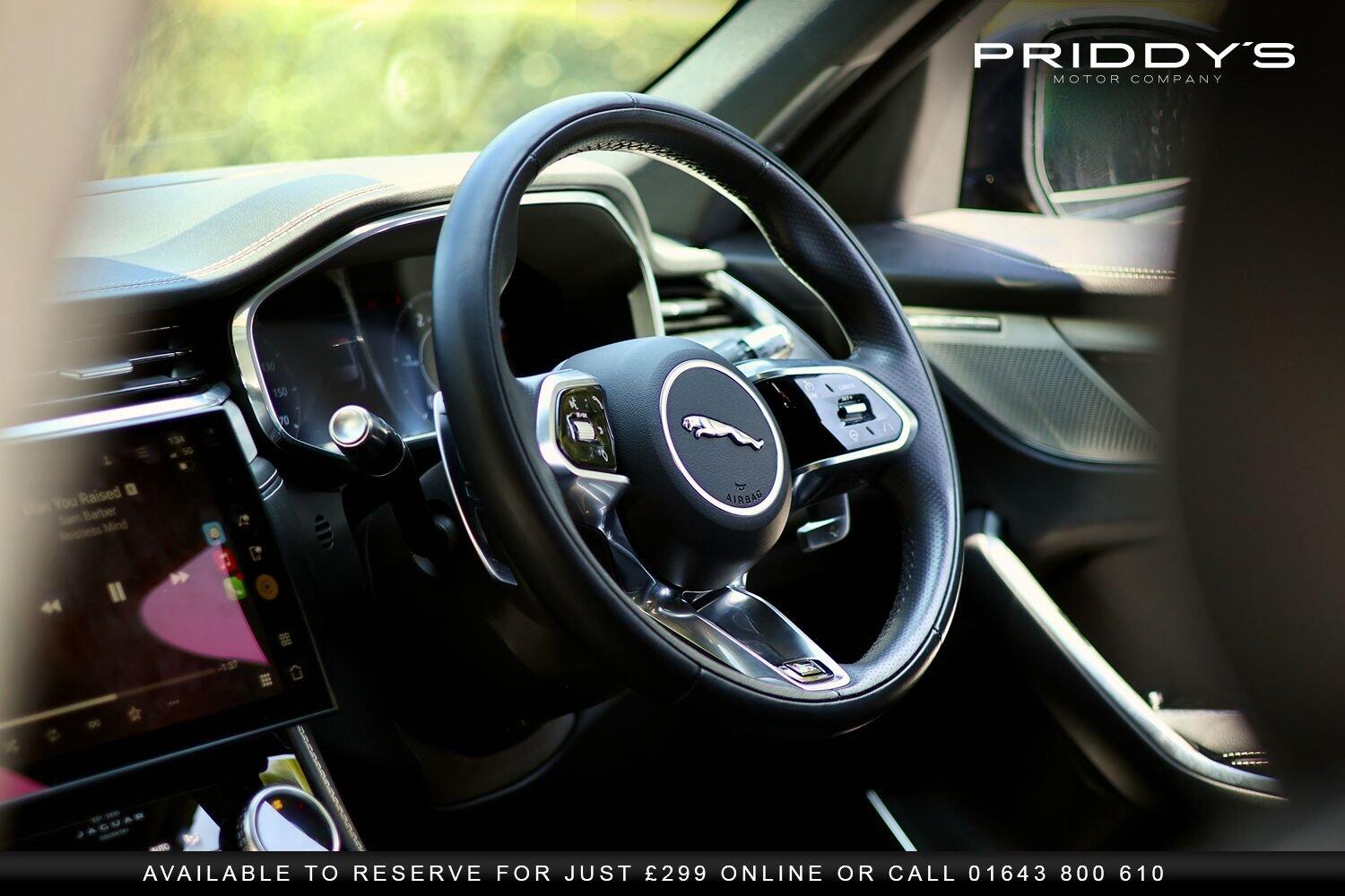 Jaguar F Pace