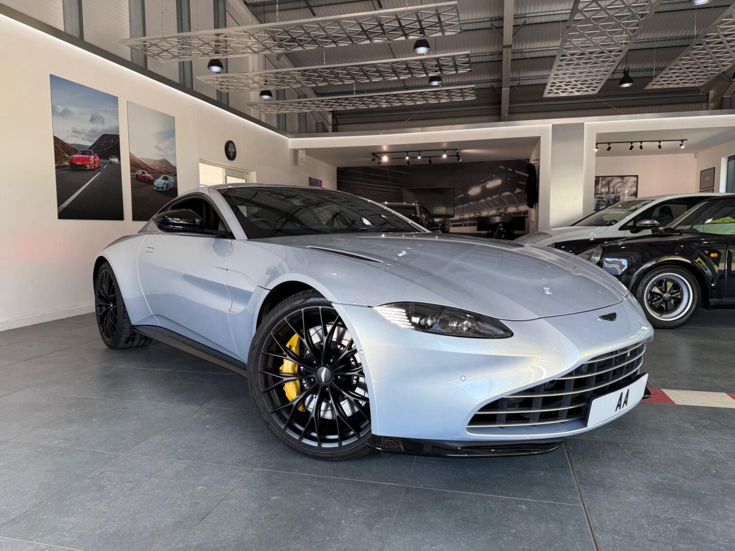 Aston Martin Vantage