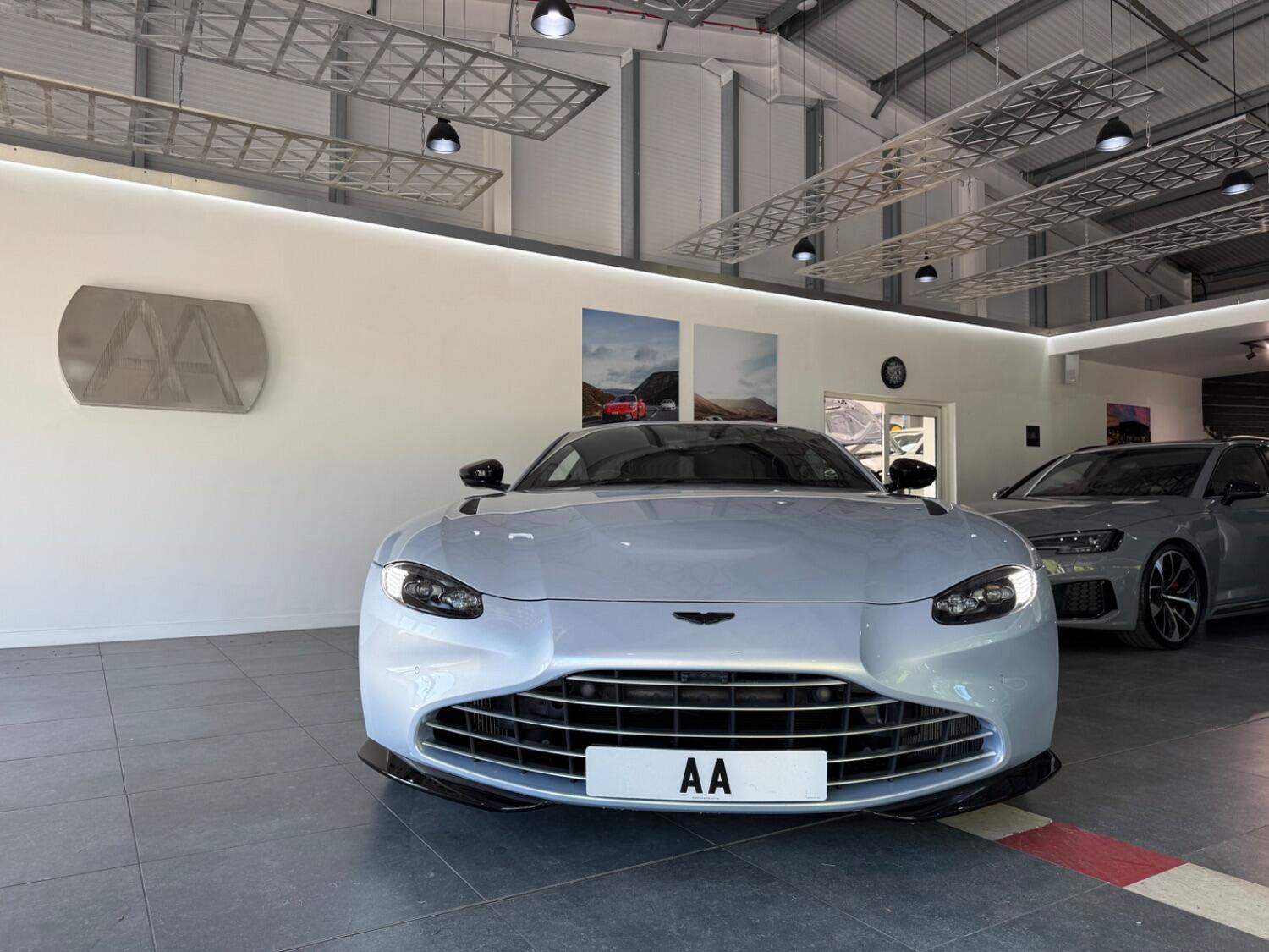 Aston Martin Vantage