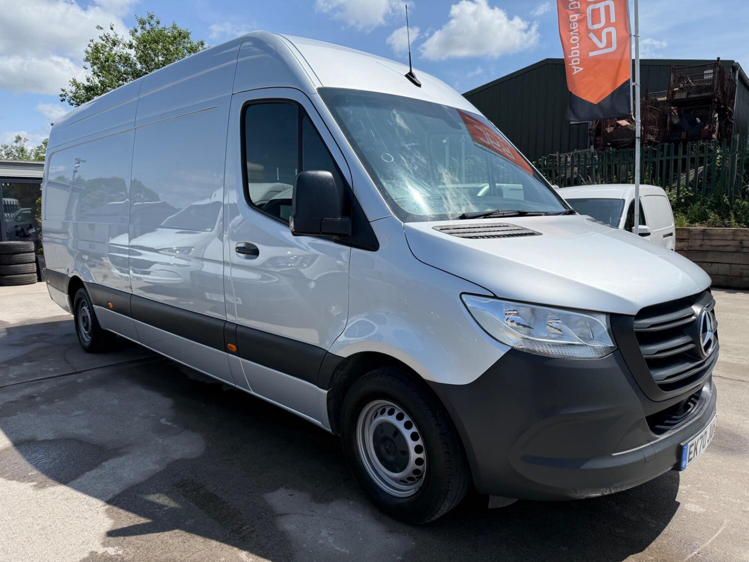 Mercedes Benz Sprinter