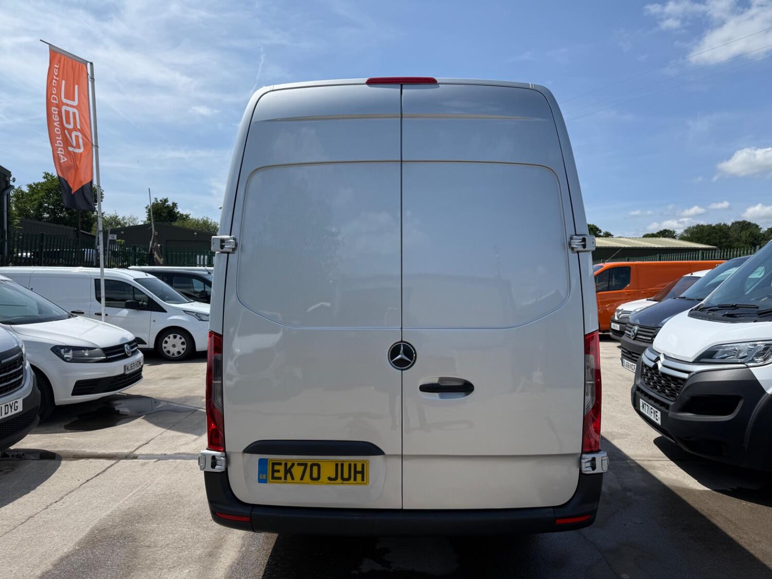 Mercedes Benz Sprinter
