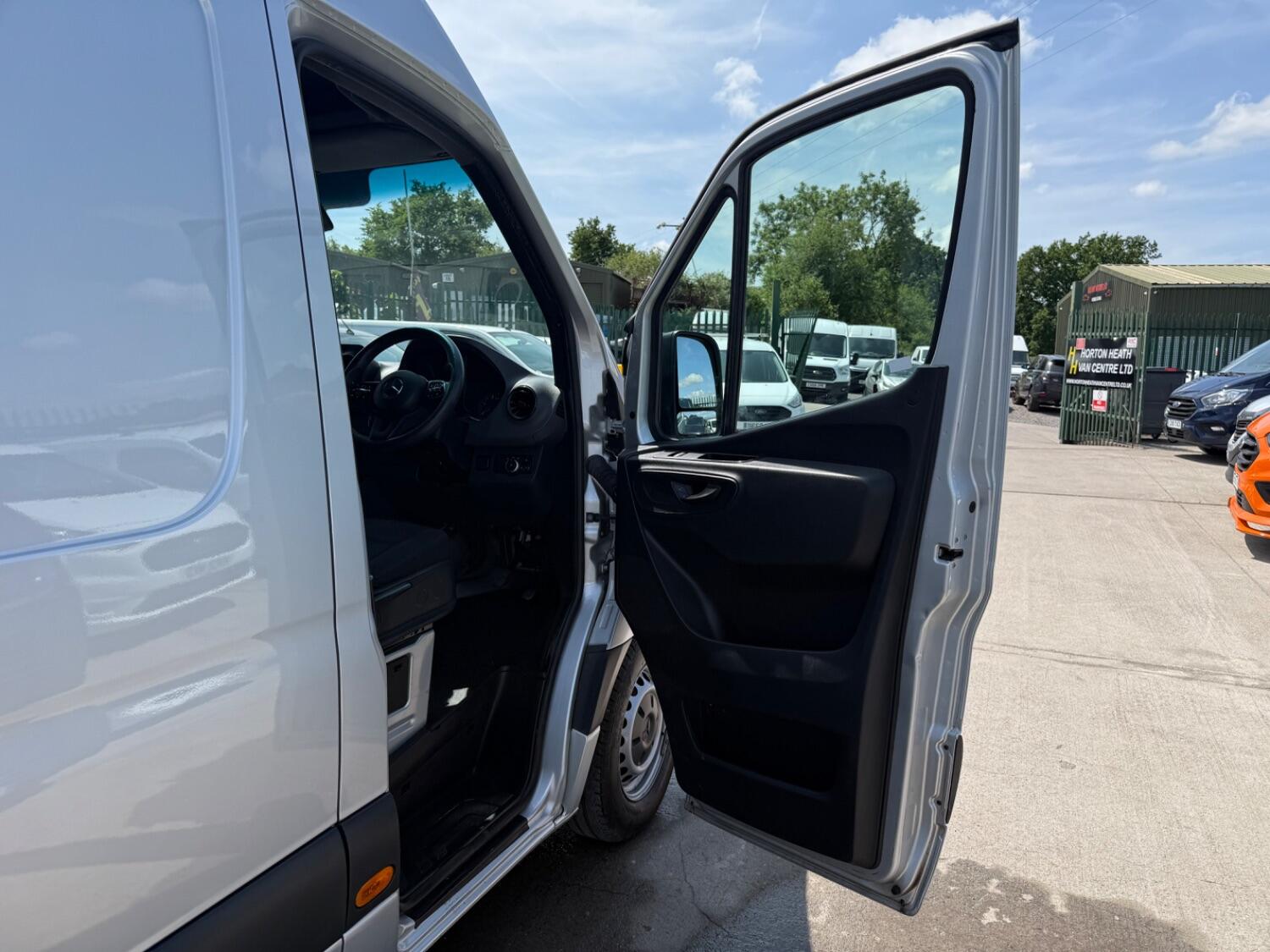 Mercedes Benz Sprinter