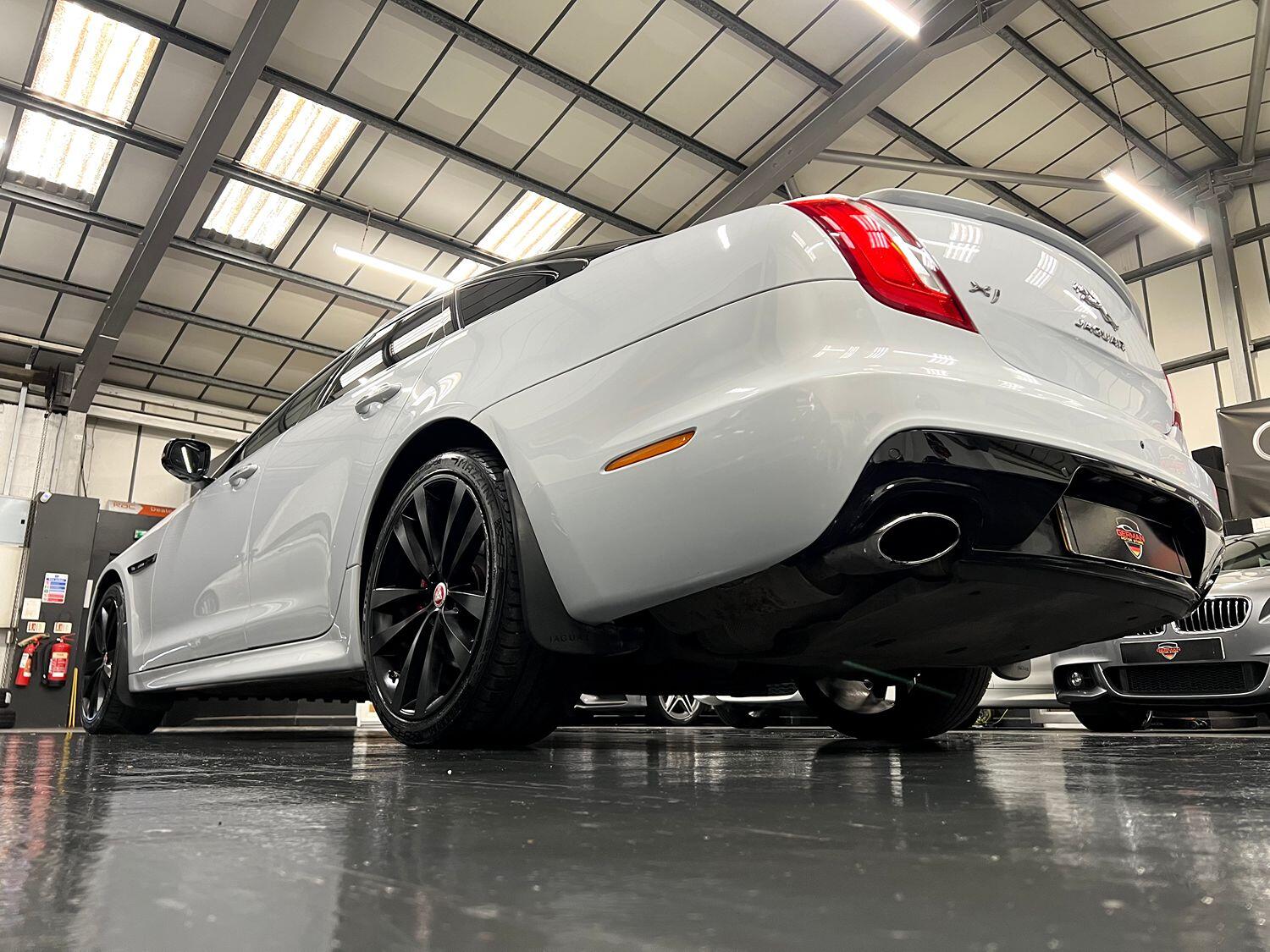 Jaguar XJ