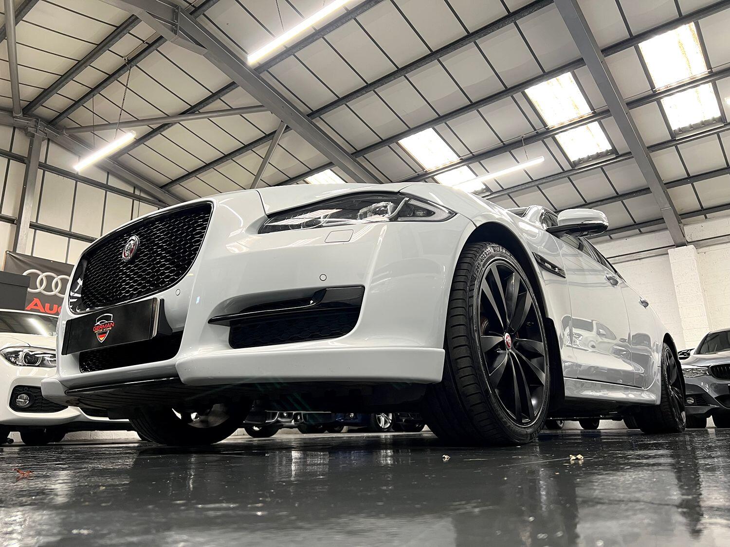 Jaguar XJ