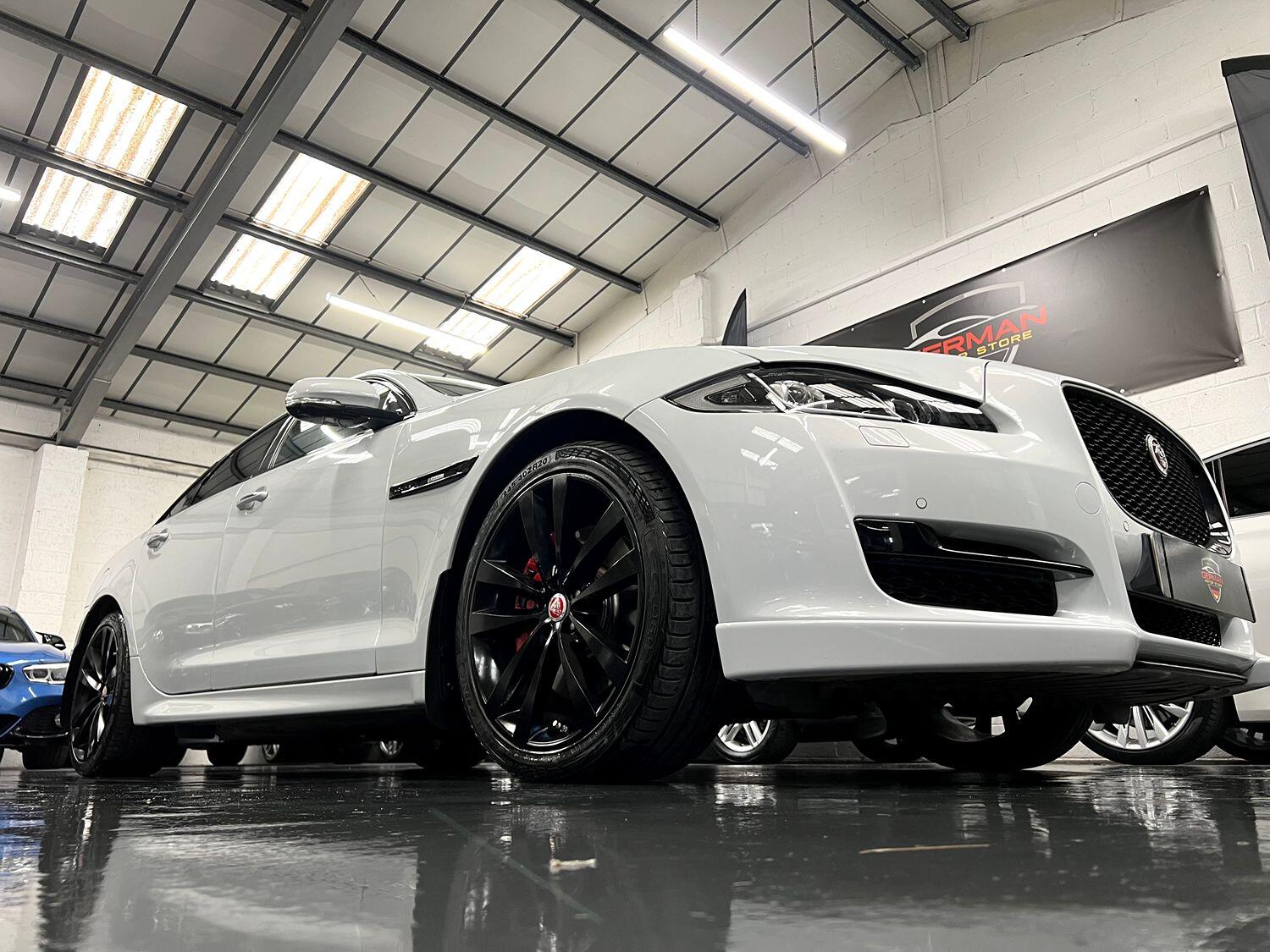 Jaguar XJ