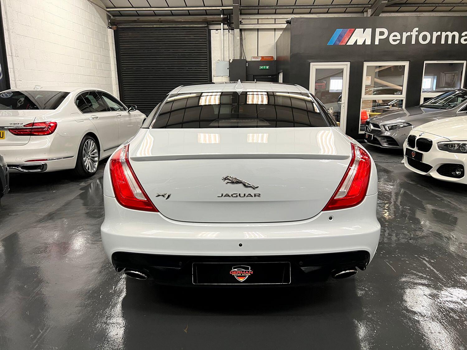 Jaguar XJ