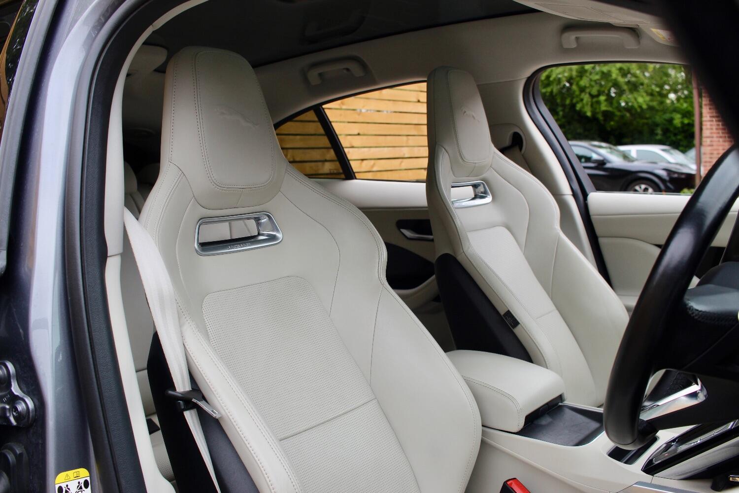 Jaguar I Pace