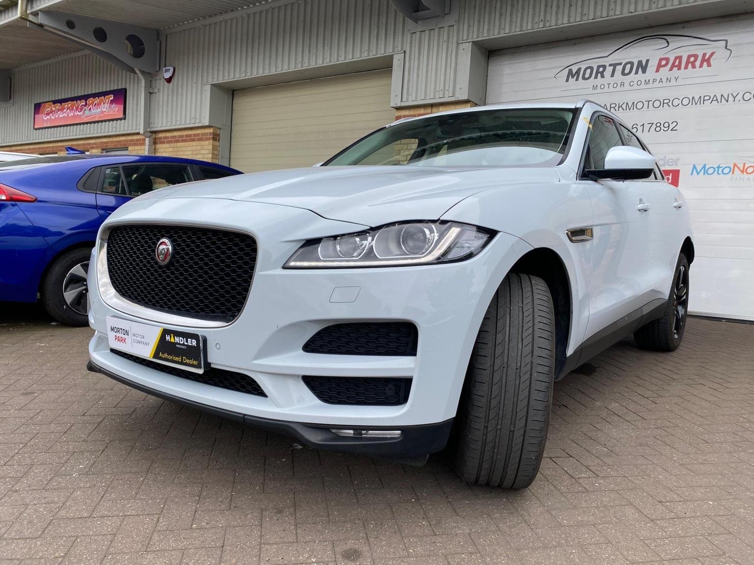 Jaguar F Pace