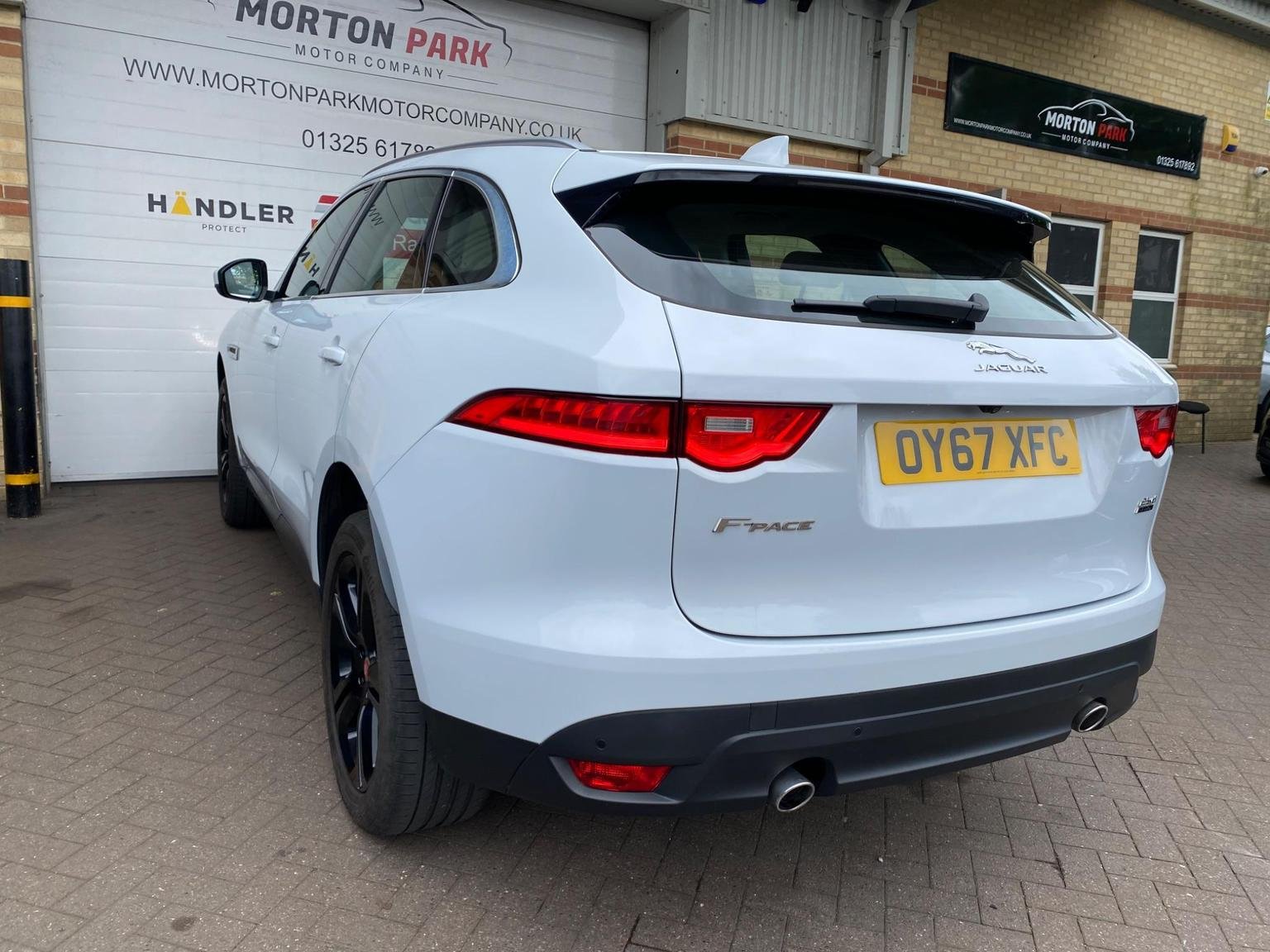 Jaguar F Pace