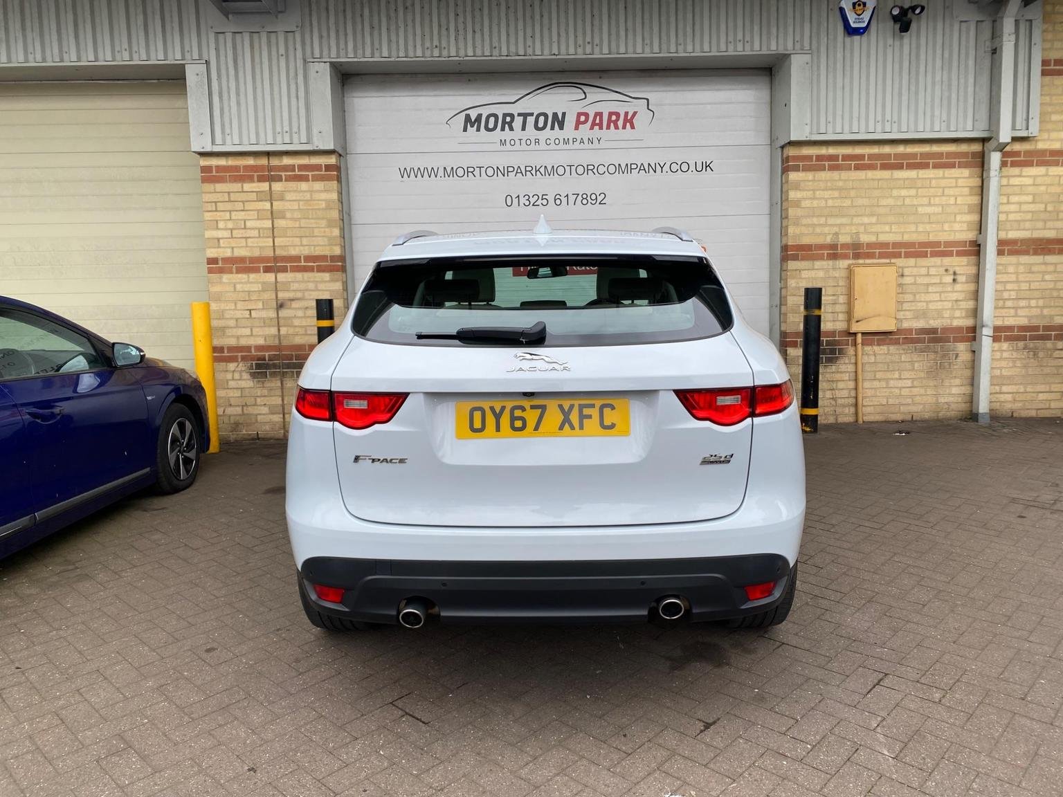 Jaguar F Pace