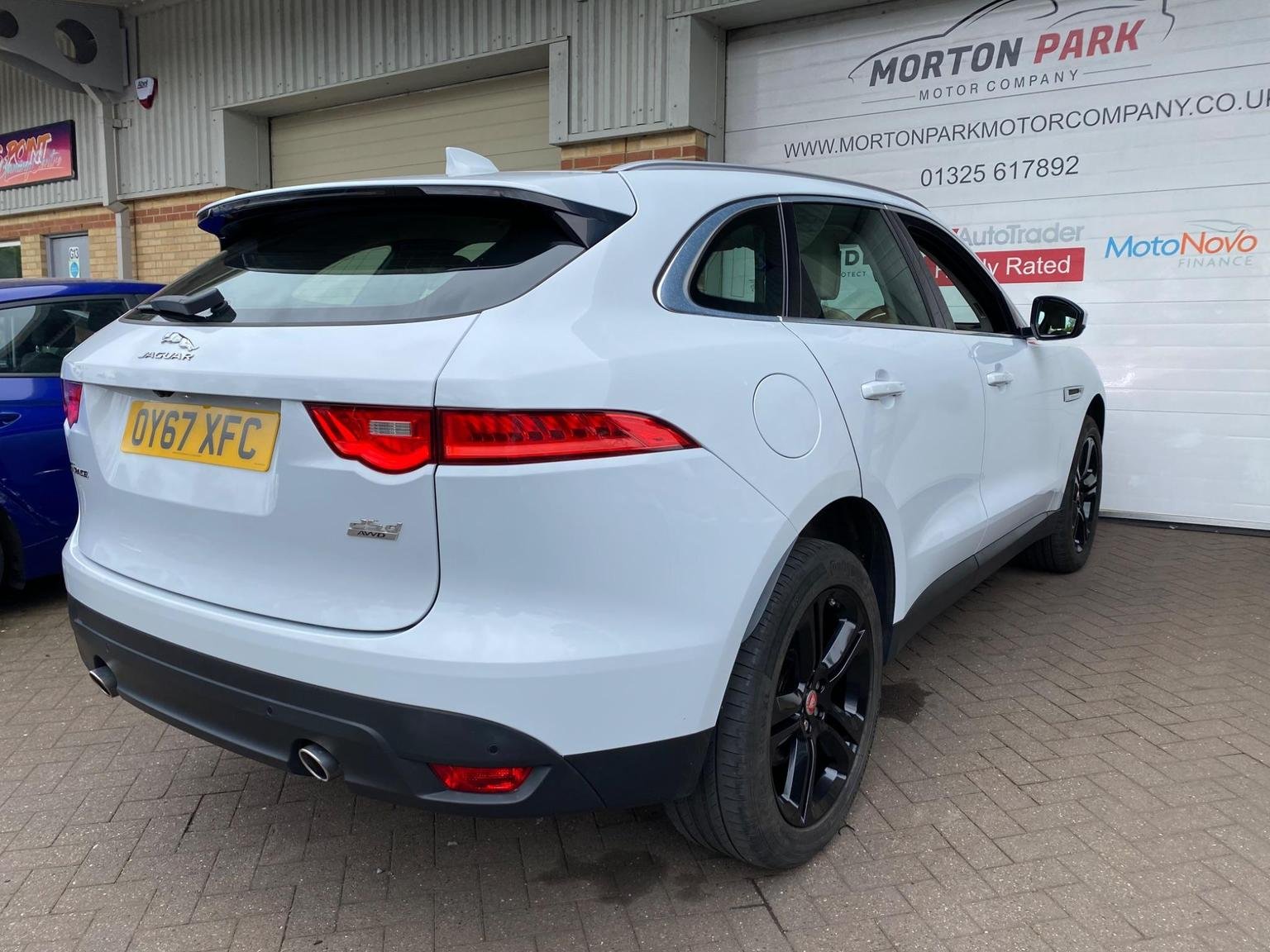 Jaguar F Pace