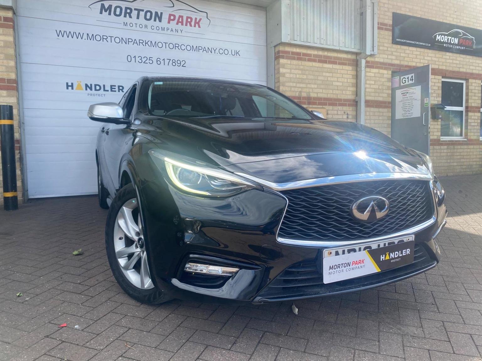 Infiniti Q30