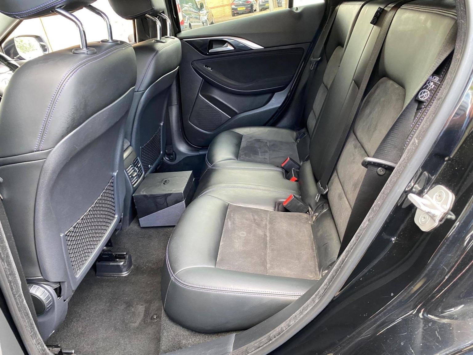 Infiniti Q30