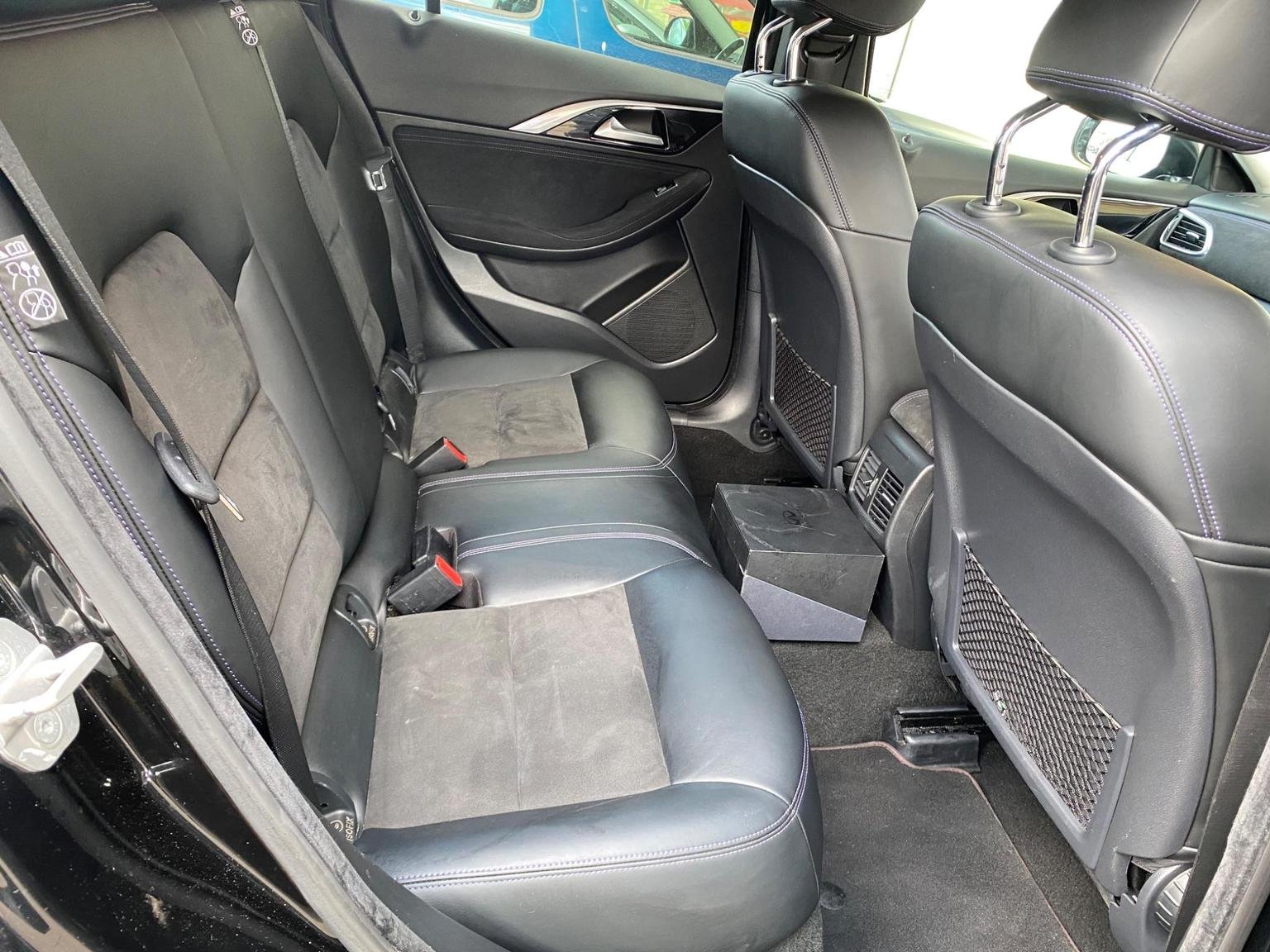 Infiniti Q30