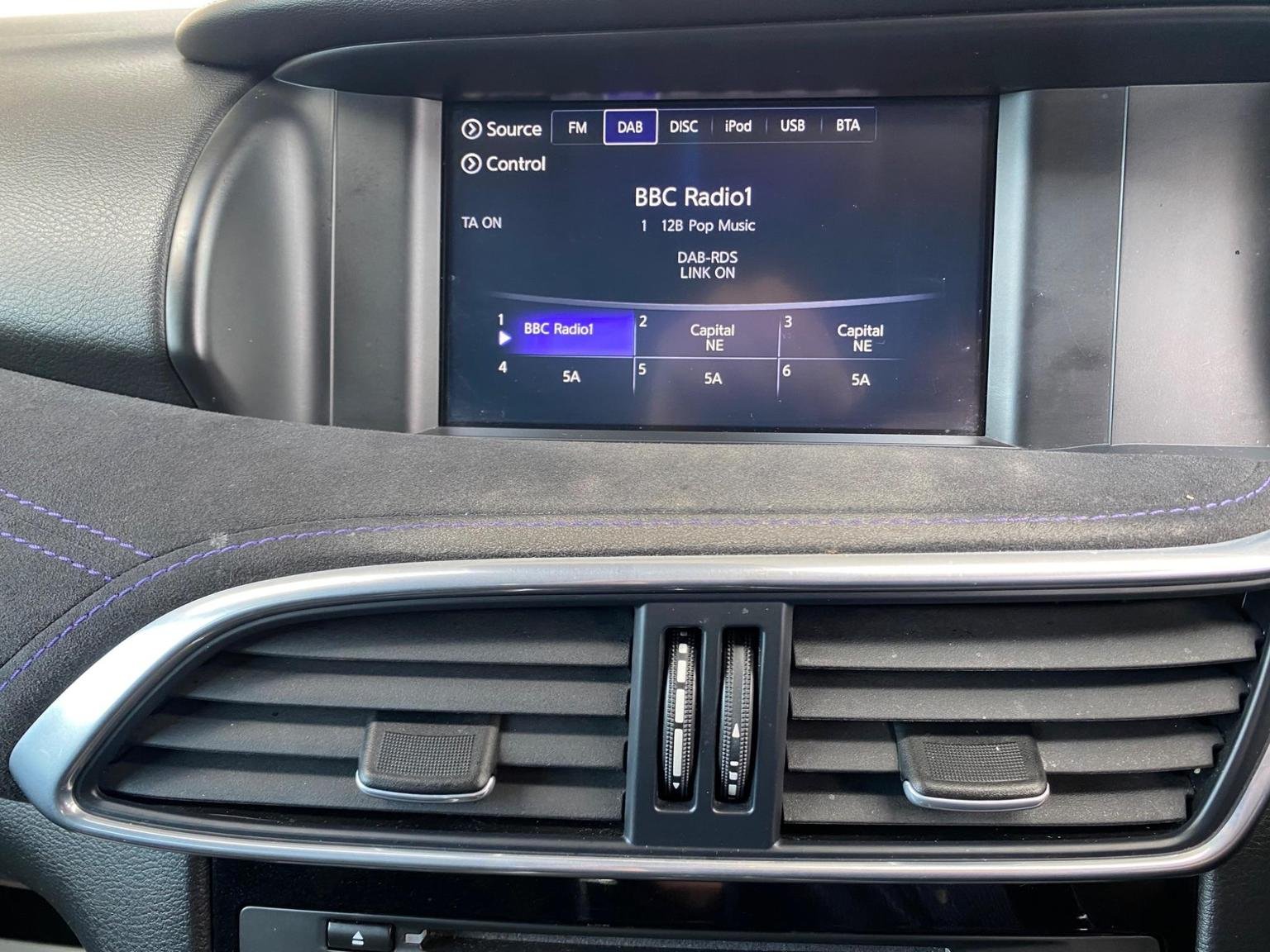 Infiniti Q30