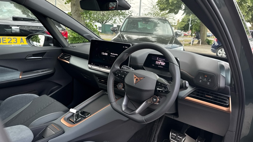 SEAT Born
