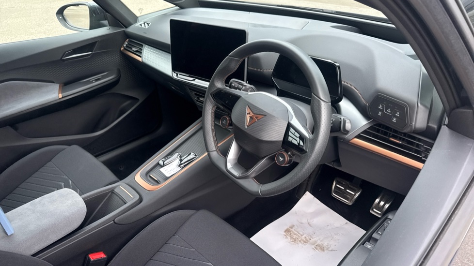 SEAT Born