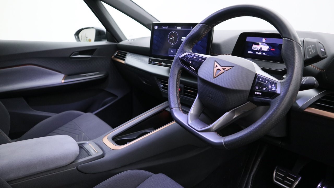 SEAT Born