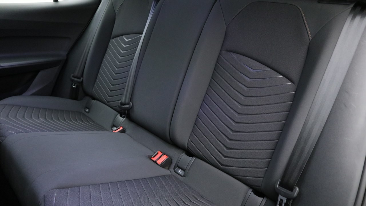 SEAT Born