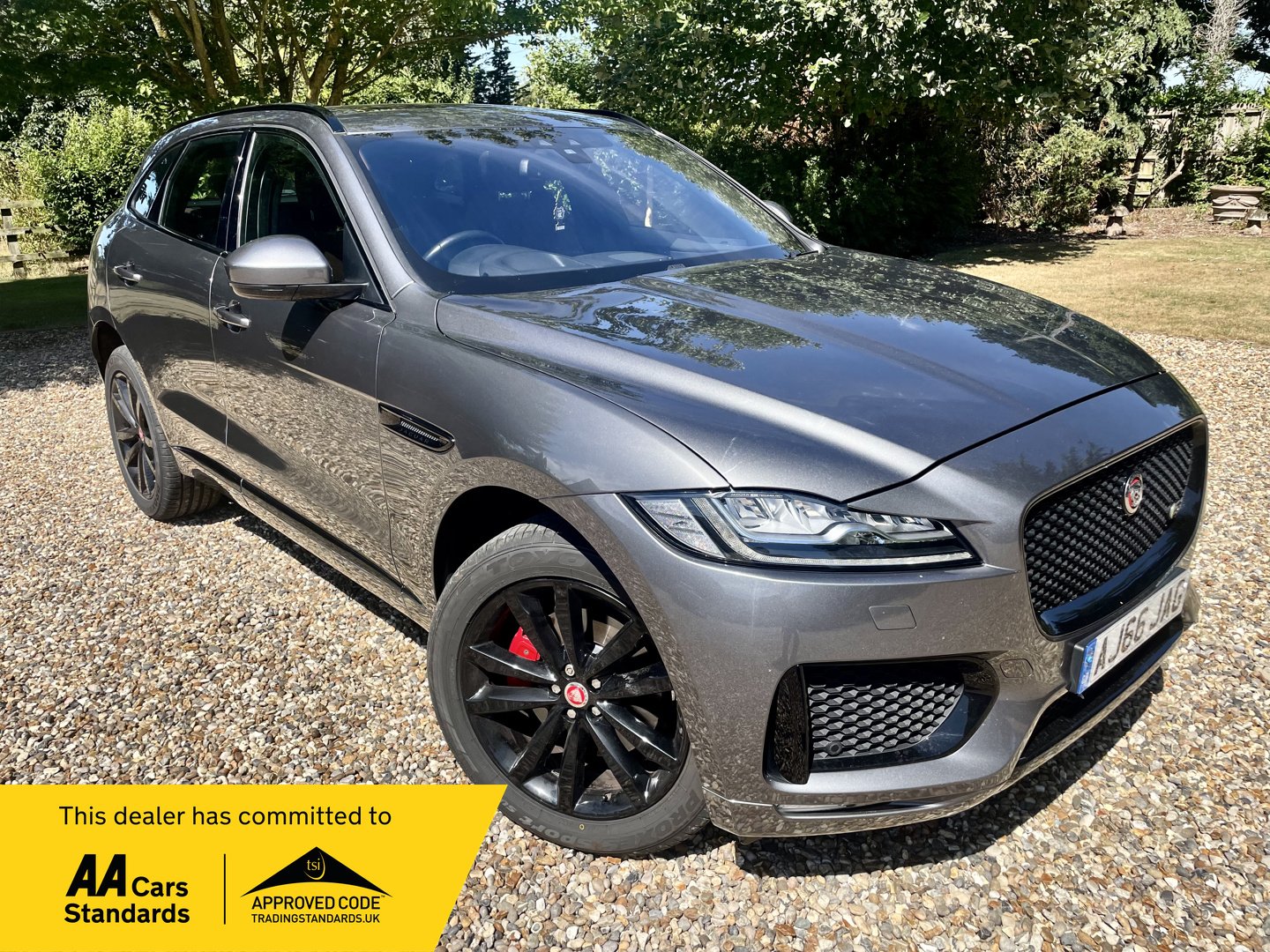 Jaguar F Pace