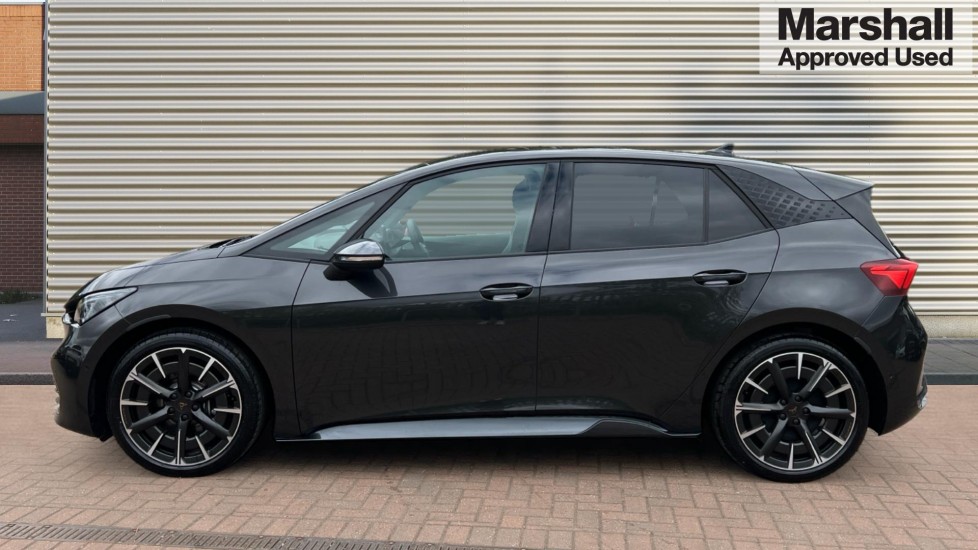SEAT Born