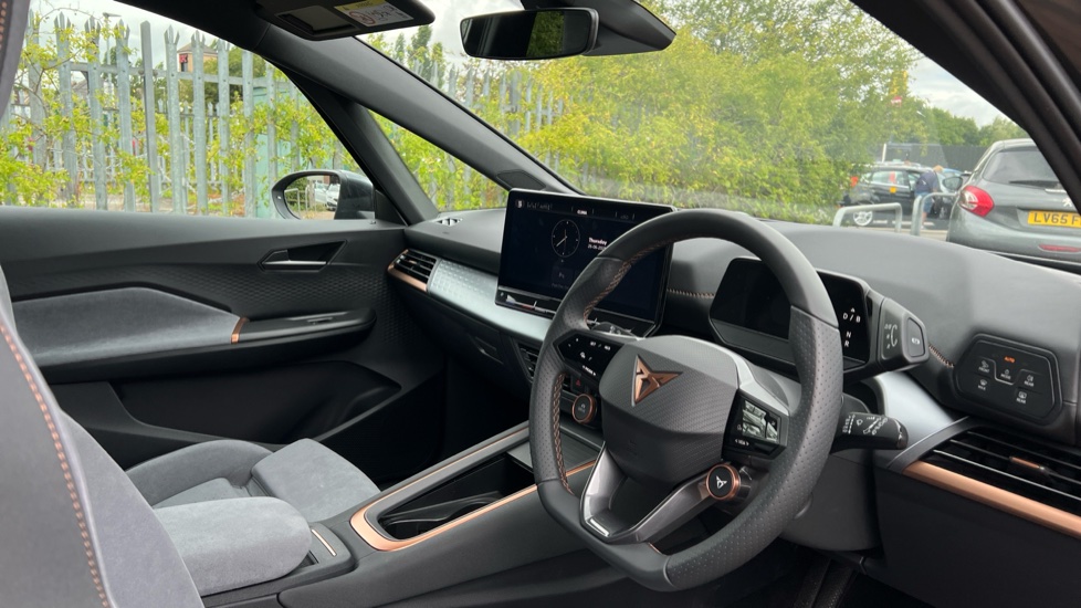 SEAT Born