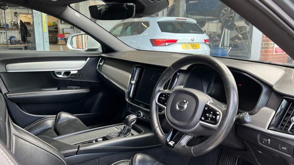 Volvo V90