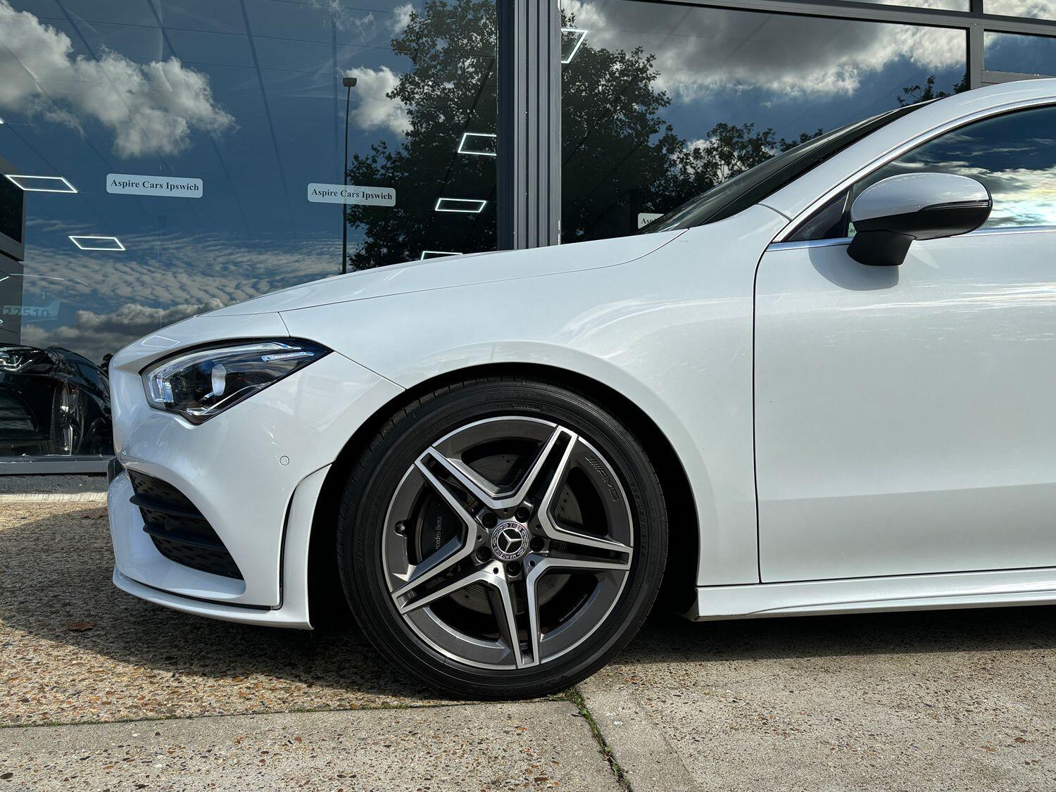 Mercedes Benz CLA
