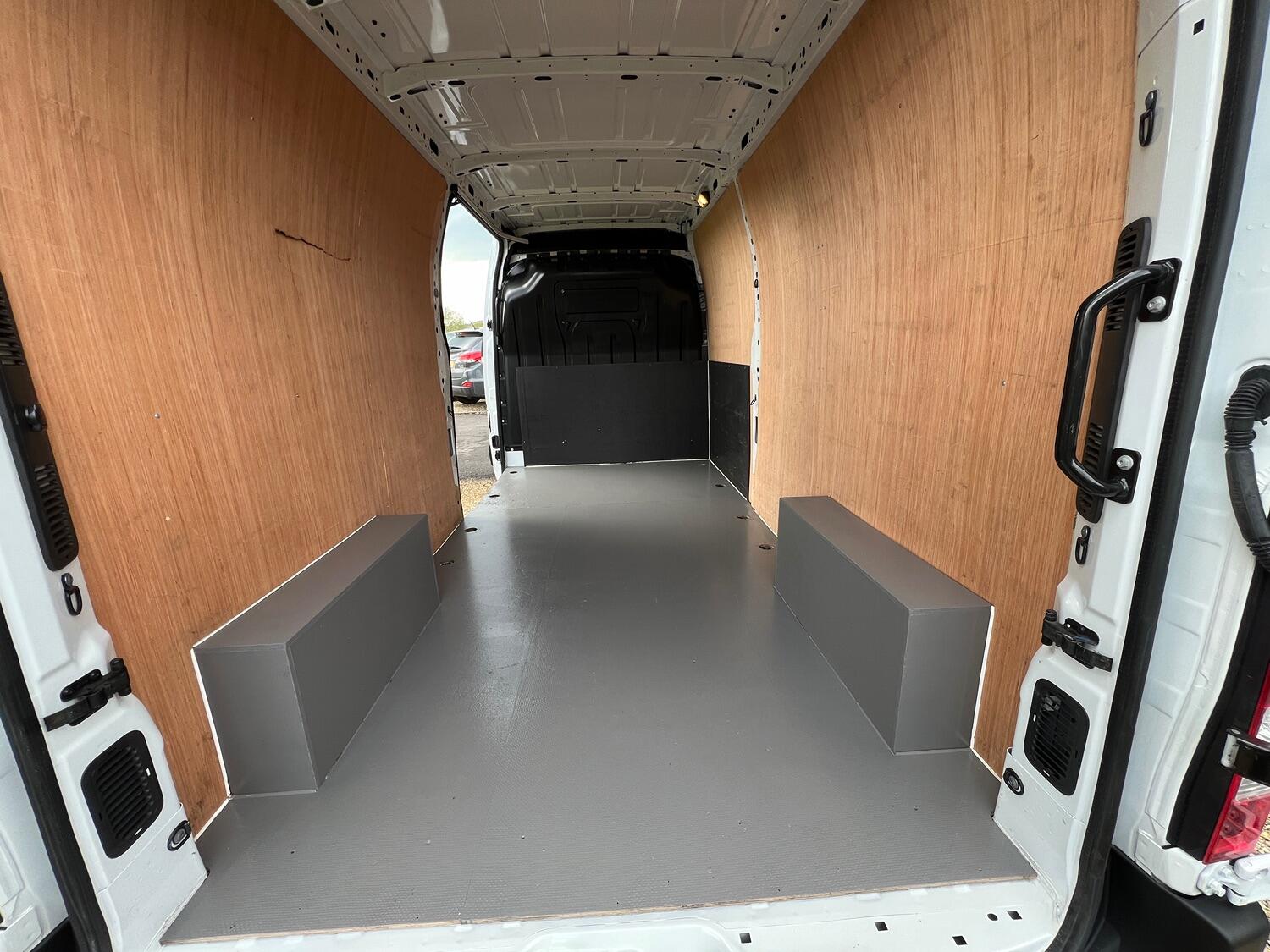 Nissan NV400