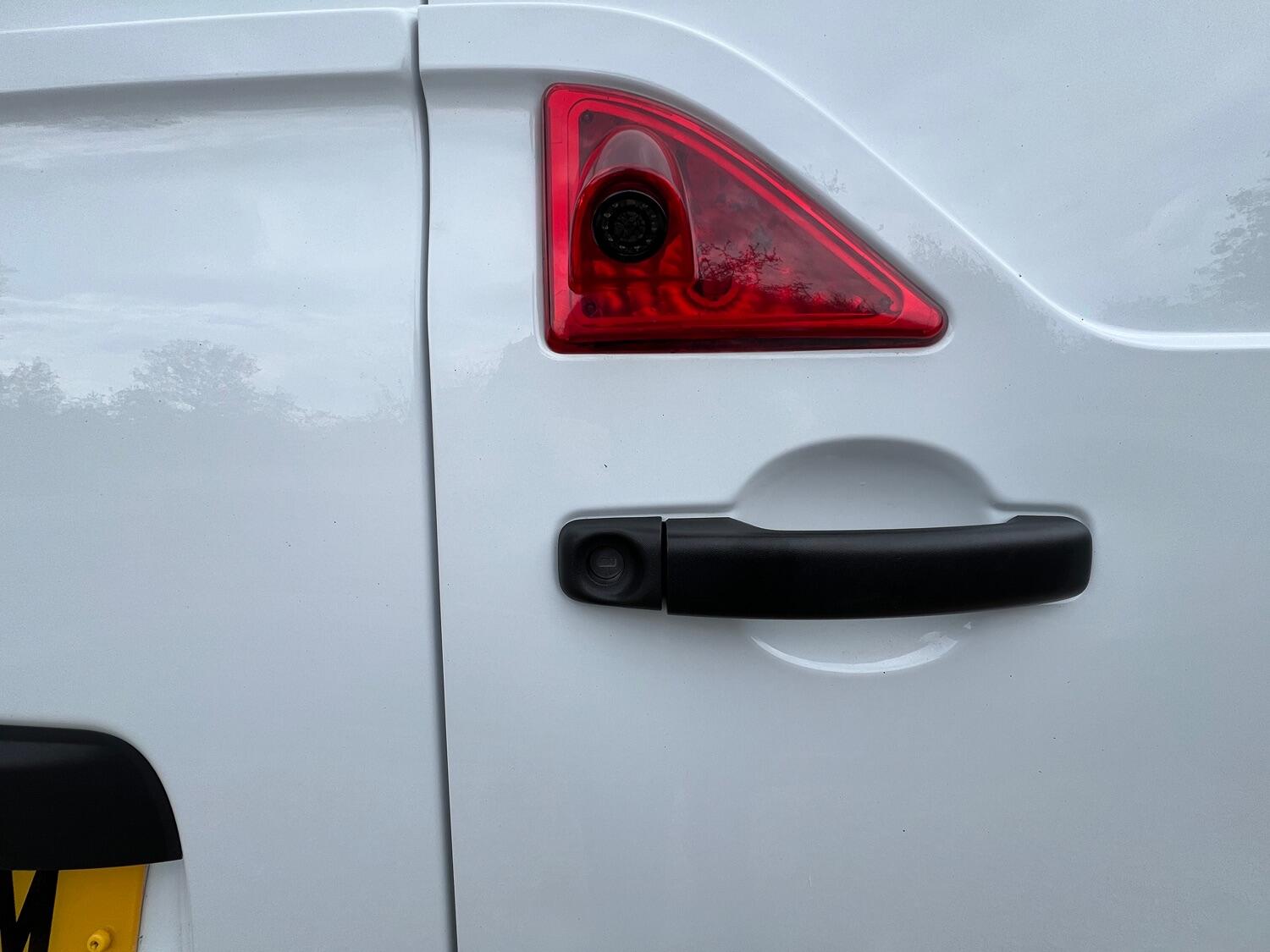 Nissan NV400