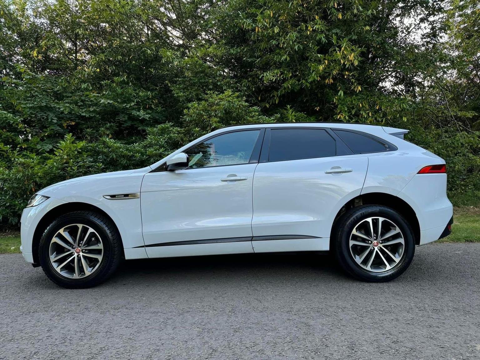 Jaguar F Pace