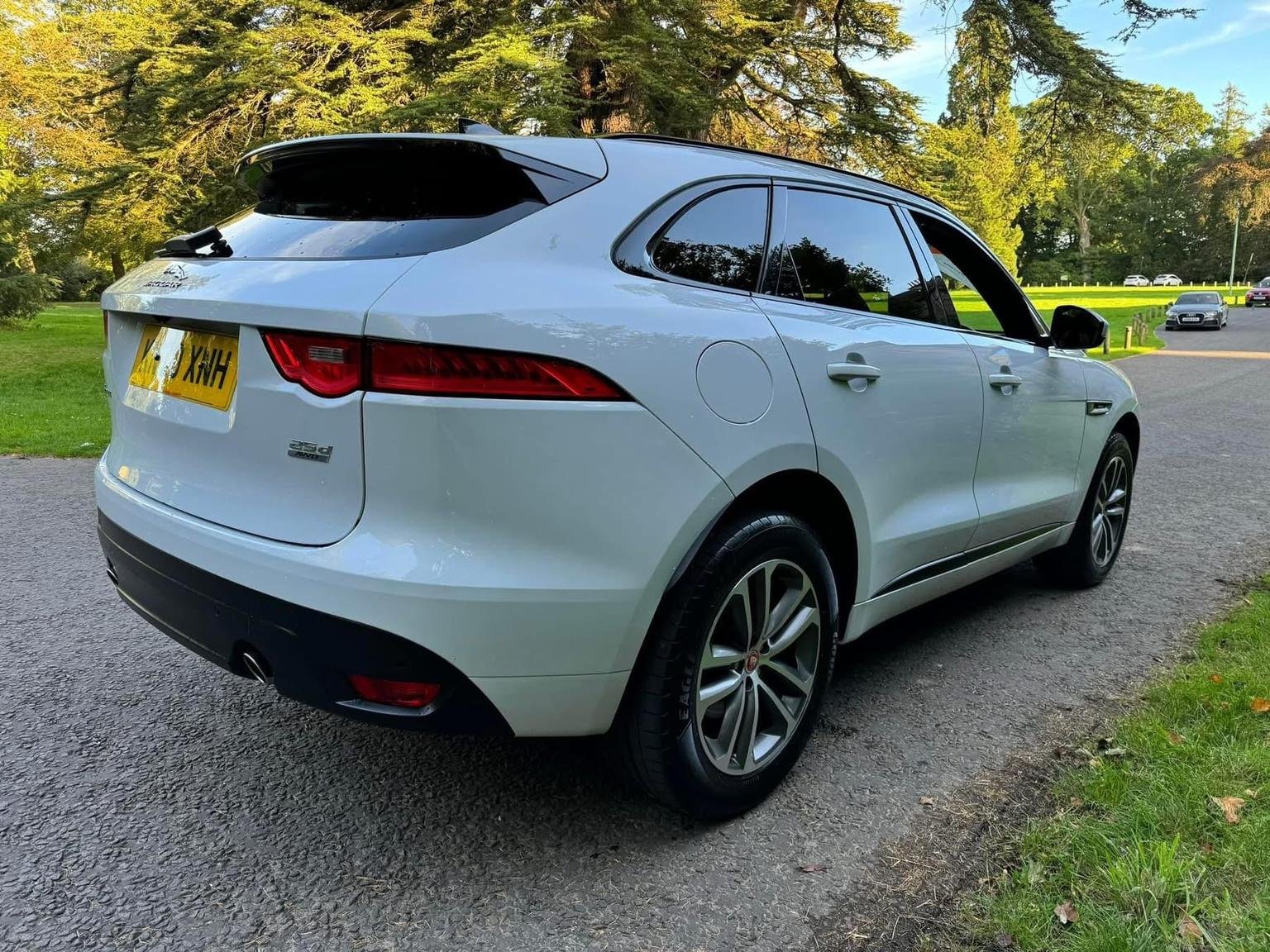 Jaguar F Pace