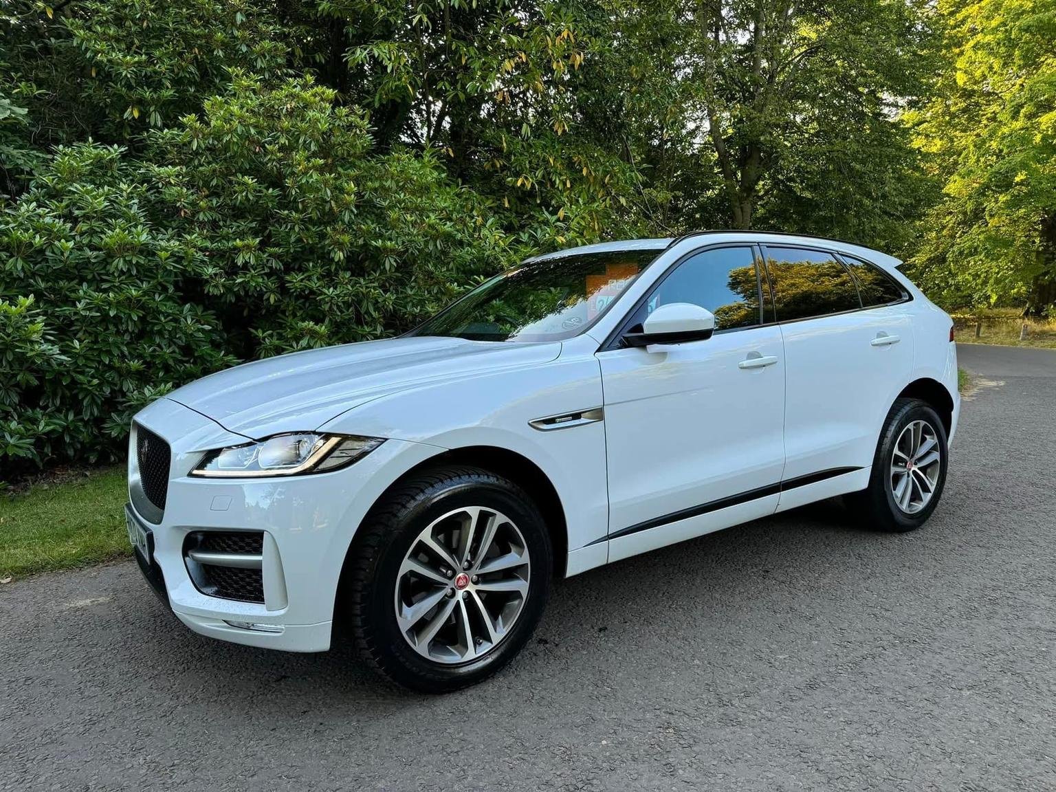 Jaguar F Pace