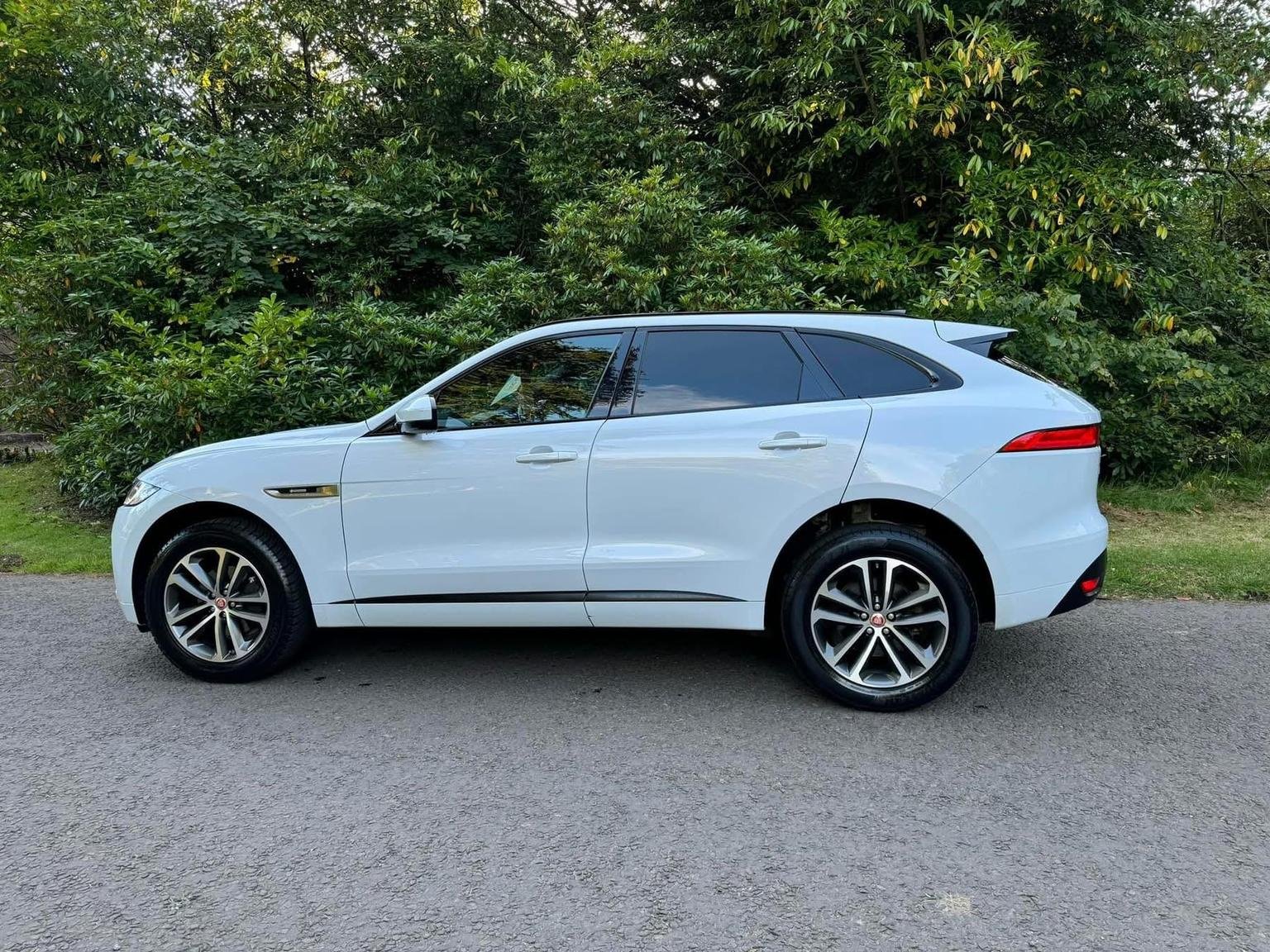 Jaguar F Pace