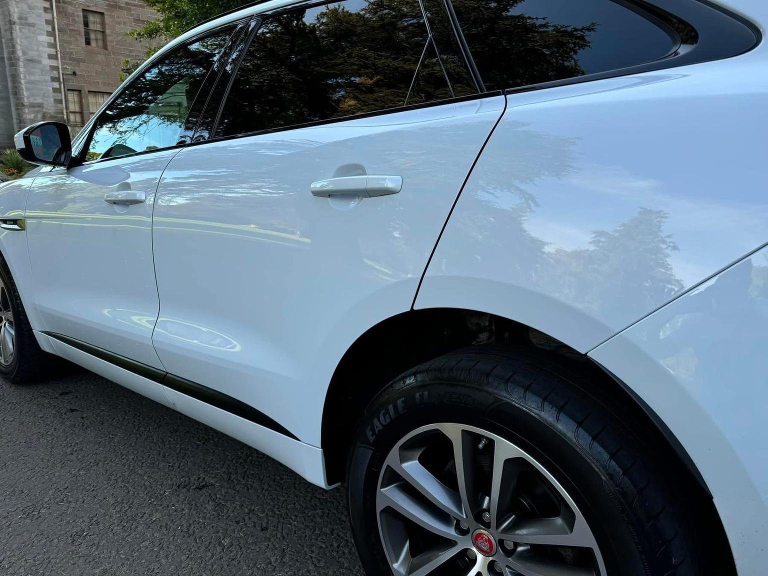 Jaguar F Pace
