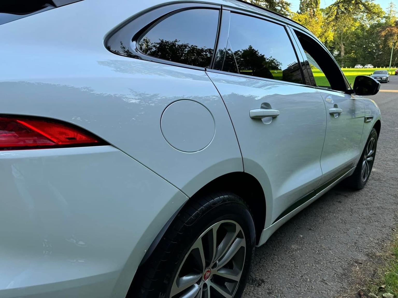 Jaguar F Pace