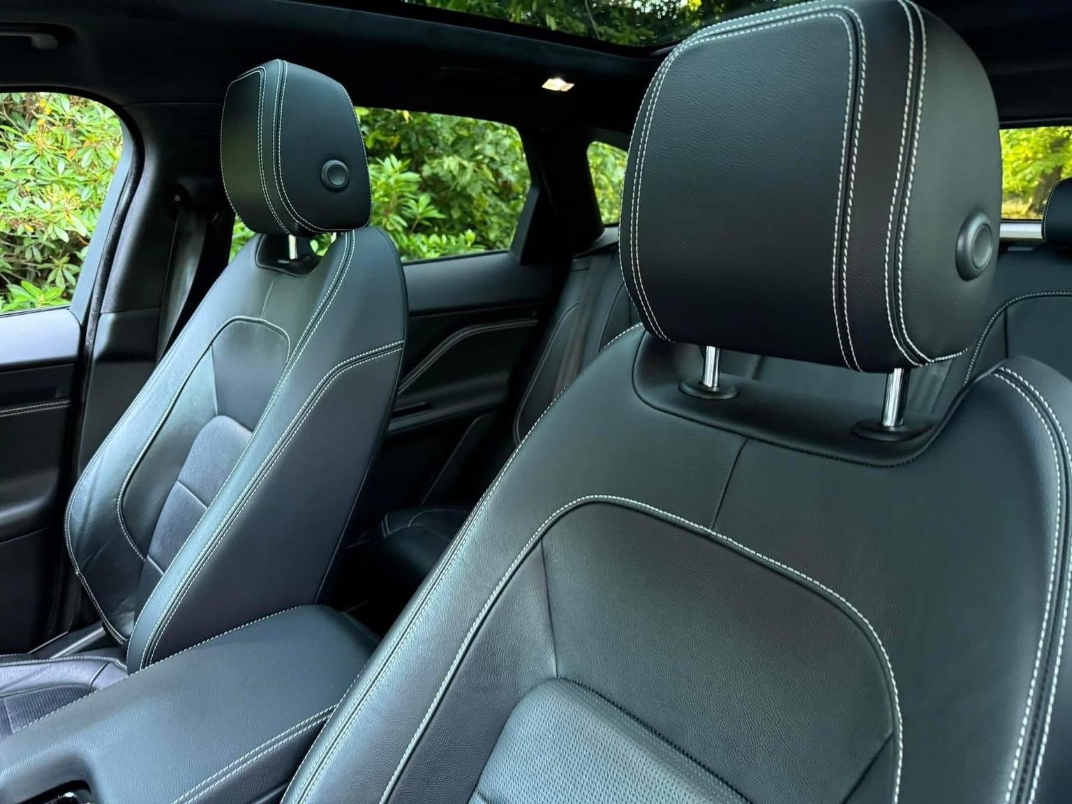Jaguar F Pace