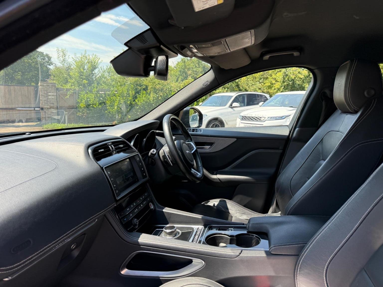 Jaguar F Pace