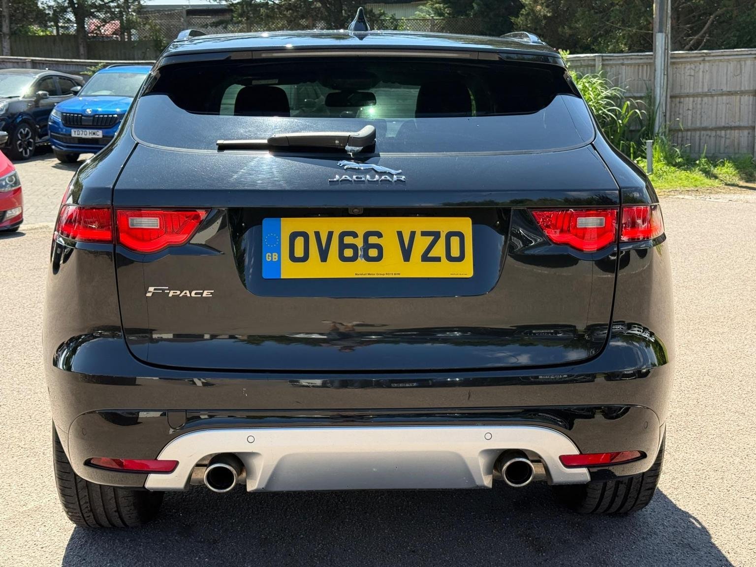 Jaguar F Pace