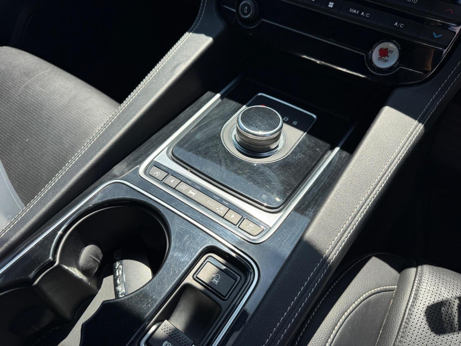 Jaguar F Pace