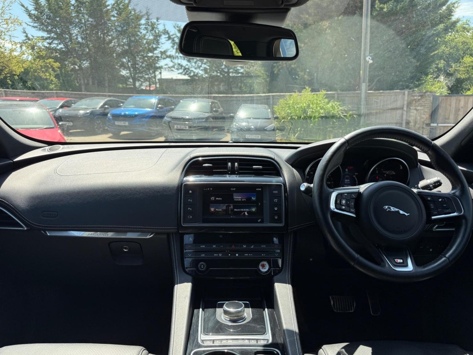 Jaguar F Pace