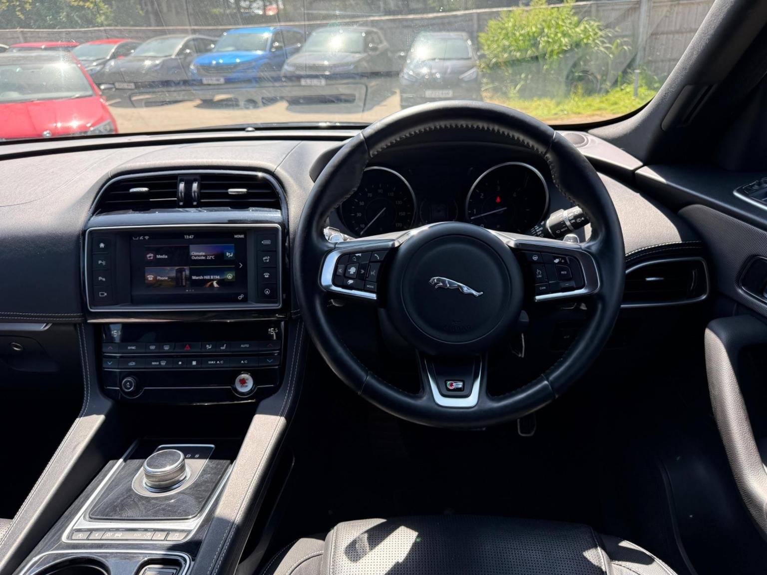 Jaguar F Pace