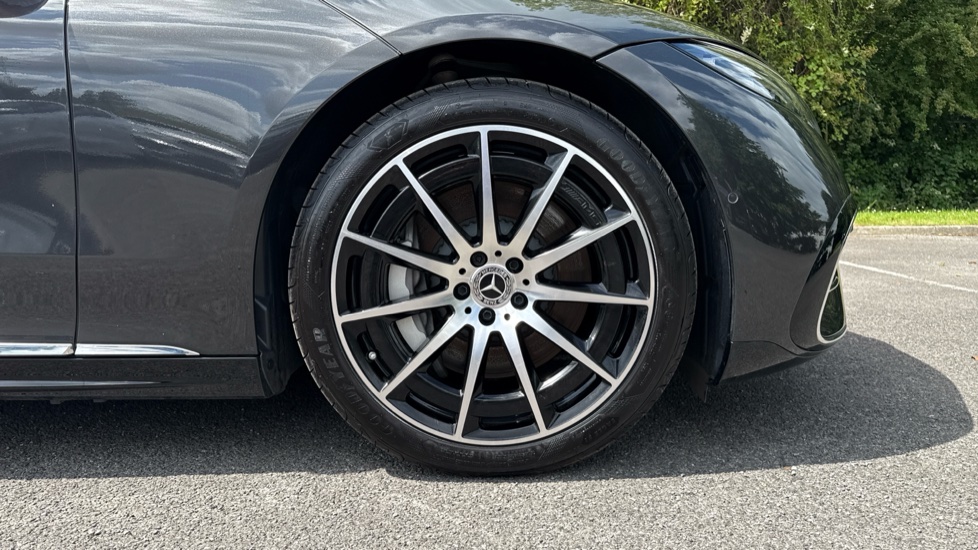 Mercedes Benz EQS